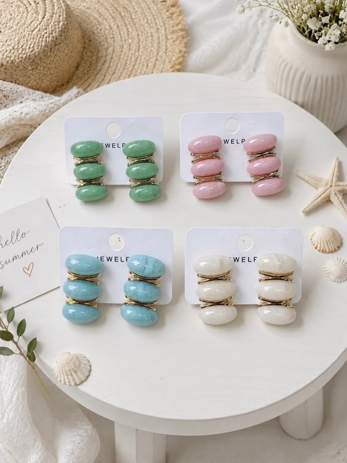 Kare formunda pastel renkli taşlı küpe seti